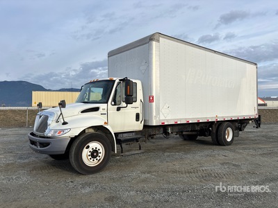 2013 International 4300 SBA 4x2 Furgonetka