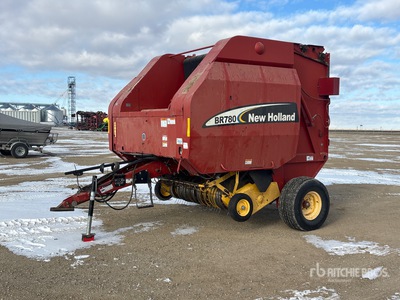 New Holland BR780 Round Baler