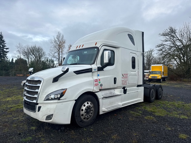 2019 Freightliner Cascadia 113 6x4 T/A Sleeper Truck Tractor