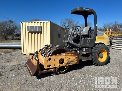 2014 Volvo SD45 Smooth Drum Compactor