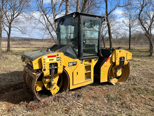 2018 Cat CB10 Double Drum Roller
