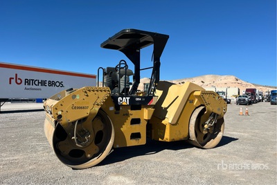 2015 Cat CB54 Compacteur à double bille