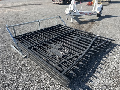 Quantity of (4) 14 ft x 7 ft Wrought Iron Bi-Parting ドライブウェイ ゲート (Unused)