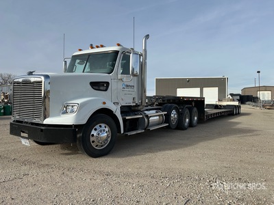 2020 Freightliner 122SD Tri/A Day Cab Truck Tractor