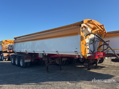 2018 Roadwest 8.5 m Tri/A Side Dump Trailer