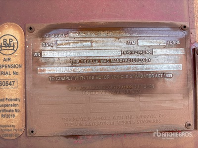 2020 Roadwest 8.5 m Tri/A Side Dump Trailer