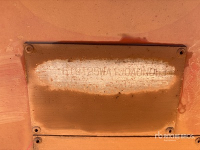 2018 Roadwest 8.5 m Tri/A Side Dump Trailer