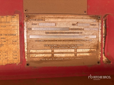 2020 Roadwest 8.5 m Tri/A Side Dump Trailer