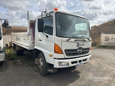 2005 Hino 6D1J 4x2 Camion à benne basculante S/E