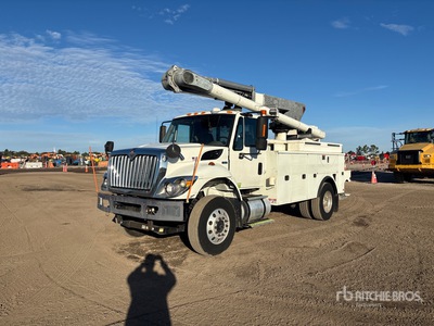 Altec L42A 42 ft on 2012 Freightliner SA615 4x2 Camion de cubo
