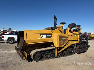 2011 Cat AP-1055D Track Asphaltfertiger