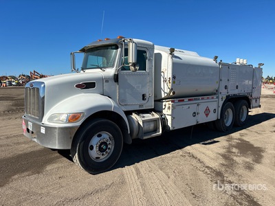 2018 Peterbilt 348 2000 gal 6x4 Camion citerne à carburant et lubrifiant