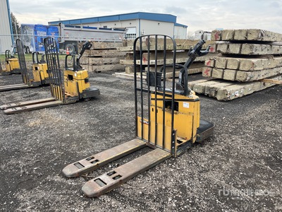 2004 Cat NPV60 6000 lb Electric Pallet Jack (Inoperable)