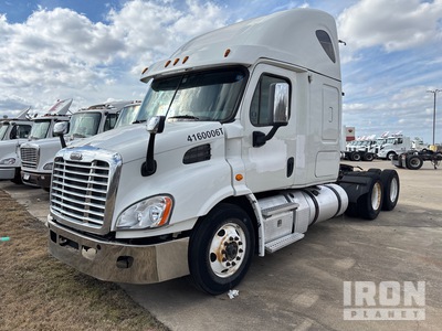 2016 Freightliner Cascadia 113 6x4 T/A Sleeper Truck Tractor