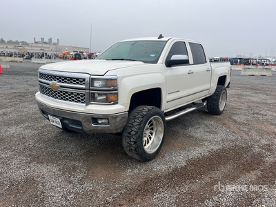 2015 Chevrolet Silverado 1500 4x2 Crew Cab Pickup