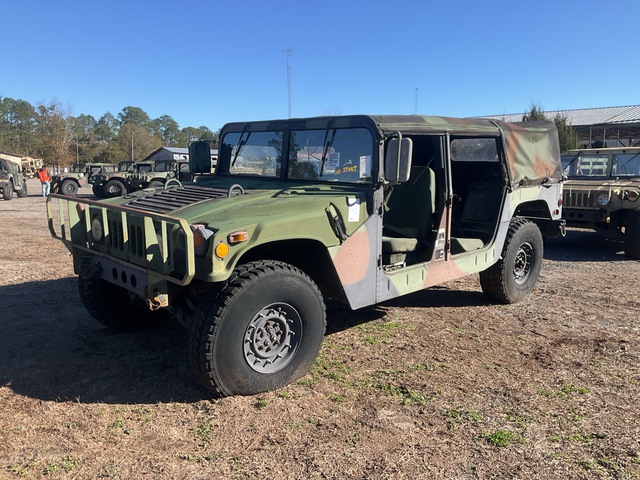 AM General M1097R1 HMMWV 4 Door Soft Top w/Truck Body