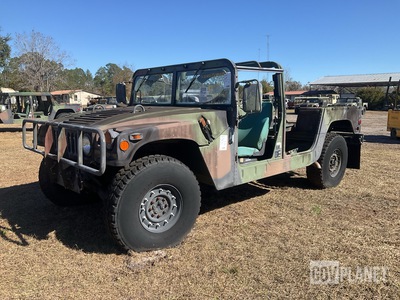 2000 AM General M1097A2 HMMWV 2 Door w/Truck Body
