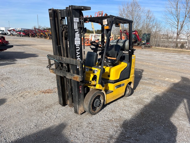 Hyundai 25LC-7A 5070 lb Cushion Tire Forklift