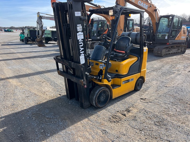 Hyundai 25LC-7A 5070 lb Cushion Tire Forklift