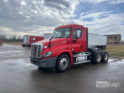 2018 Freightliner Cascadia 125 6x4 Ciągnik siodłowy T/A z kabiną dzienną