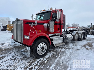 Kenworth T800 Tri/A Heavy Haul Day Cab Truck Tractor