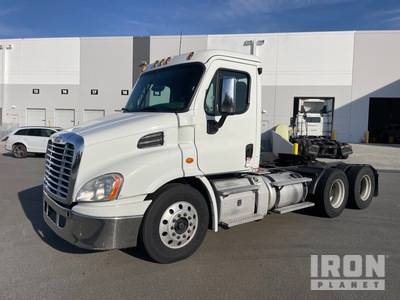 2015 Freightliner Cascadia 113 6x4 T/A Day Cab Truck Tractor