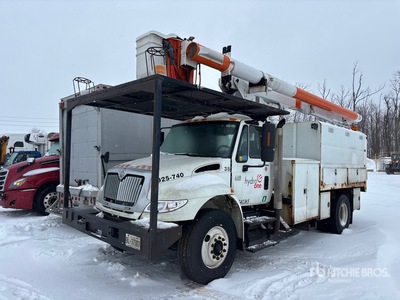 2006 Altec LRV55 55 ft on 2007 International 4400 4x2 Forestry Bucket Truck