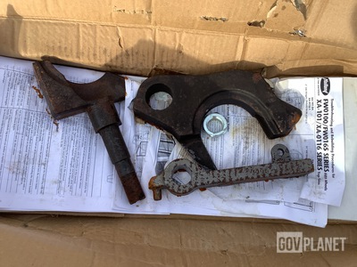 (5) SAF Holland RK-65024-1 Fifth Wheel Lock Sets