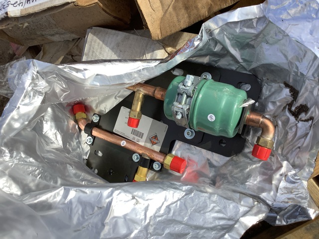 (7) International 367424C1L Intake Filter Bodies