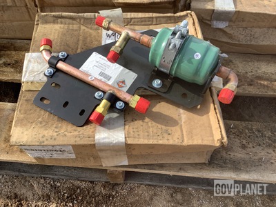 (7) International 367424C1L Intake Filter Bodies