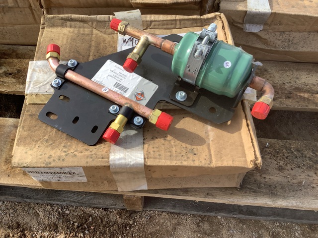 (7) International 367424C1L Intake Filter Bodies