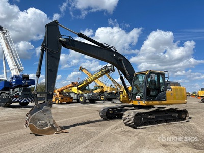 2020 John Deere 210G LC Tracked Excavator
