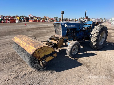 1976 Ford 6600 Broom Tractor
