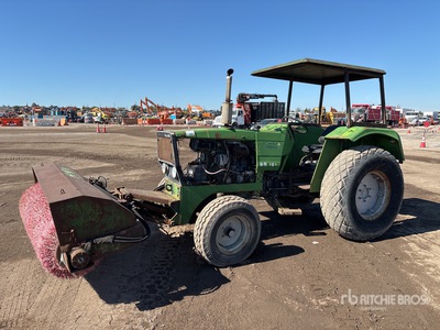 Deutz-Aalis D1065/4S Broom Tractor