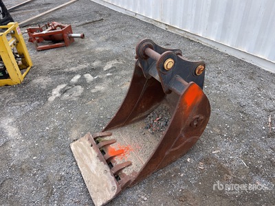 C & P 24 in Cleanup Bucket