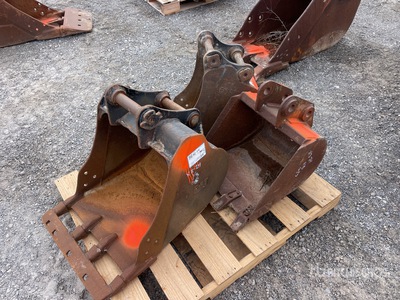 Quantity of (3) Cat Pallet of (3) 12 in, 20 in, 24 in Mini-X Buckets Excavator Bucket