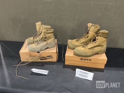 (22) Pairs of Men's Boots