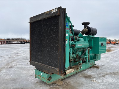 Cummins 8000DFHB 800 kW Skid-Mounted Generator Set