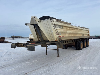 2001 Arne's 30 ft Tri/A End Dump Trailer