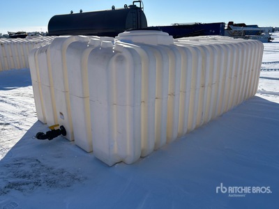 2014 2000 gal Poly Water Low Profile Tank