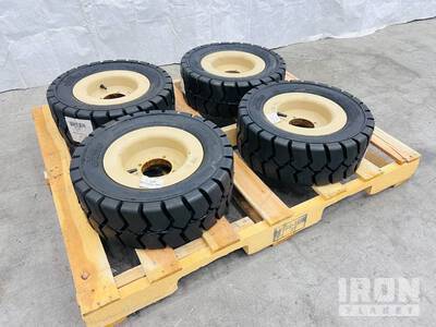 Quantity (4) 19x6.50-10 Pneumatic Tires w/ Rim إطارات المعدات