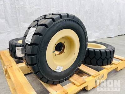 Quantity (4) 19x6.50-10 Pneumatic Tires w/ Rim إطارات المعدات