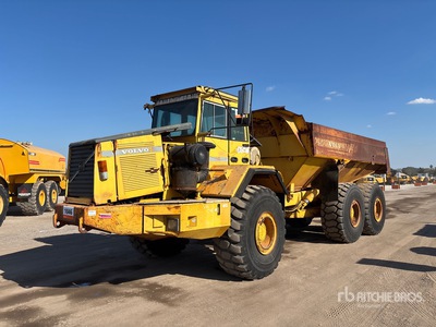 1998 Volvo A35C Camion à benne articulé