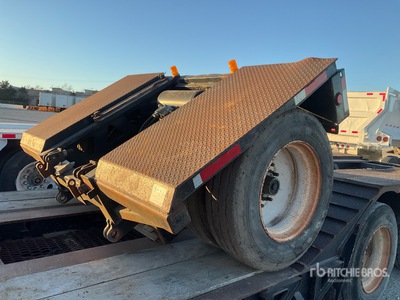 2006 Trail King TK22FA-051 S/A Booster Axle