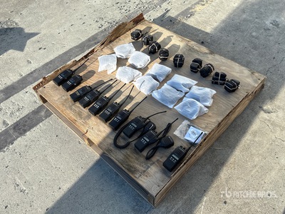Quantity of (10) Motorola HTI250 أجهزة الراديو