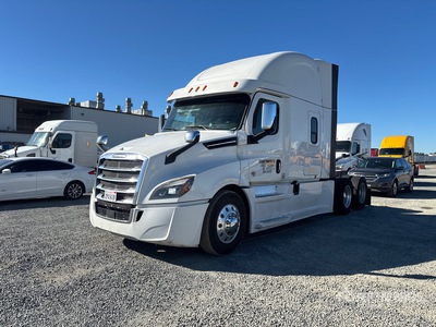 2020 Freightliner Cascadia 126 6x4 T/A Sleeper Truck Tractor