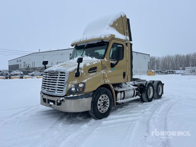 2016 Freightliner Cascadia 113 6x4 Ciągnik siodłowy T/A z kabiną dzienną