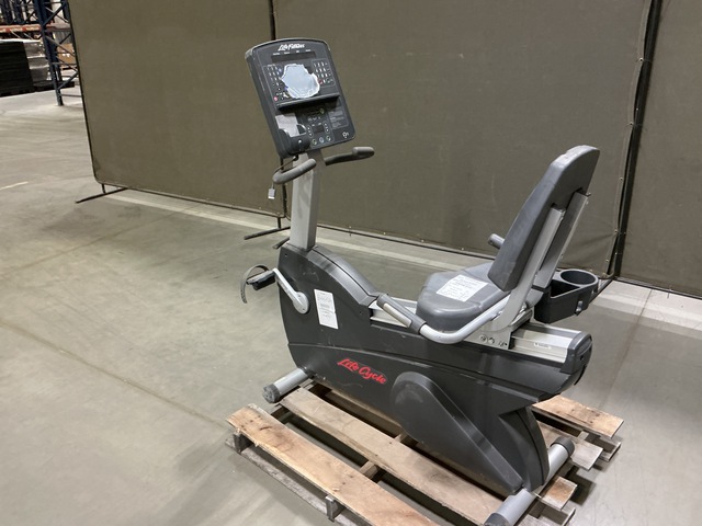 Life Fitness CLSR Exercise Bike