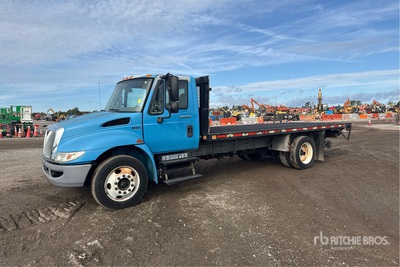 2012 International 4300 4x2 Camión Caja Abierta