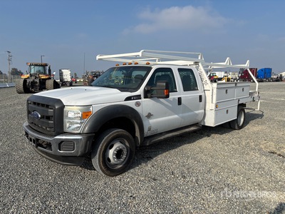 2015 Ford F-550 4x2 Crew Cab Flatbed Truck